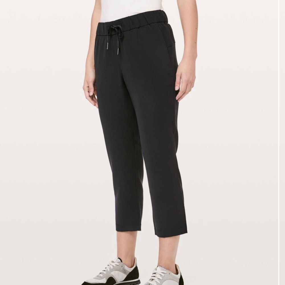 lululemon athletica Black Cropped On the Fly Pants